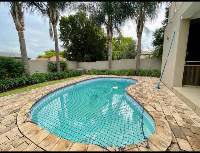 5 BEDROOM HOUSE FOR SALE IN WILLOW ACRES